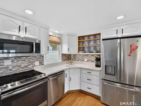 Kitchen - 21 Riverside Dr, Clinton, CT 06413 photo 3 of 3