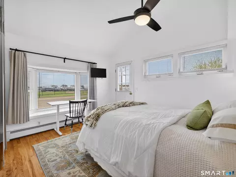 Bedroom - 21 Riverside Dr, Clinton, CT 06413 photo 1 of 8