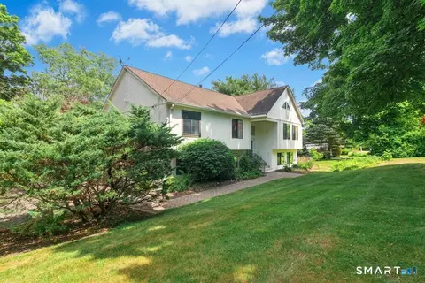 30 Boulevard, Newtown, CT 06470