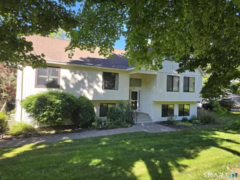 30 Boulevard, Newtown, CT 06470