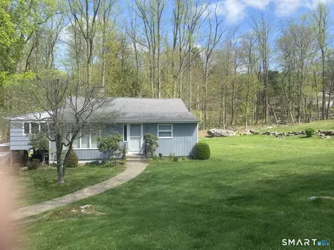 7 Thaddeus Ave, Danbury, CT 06811