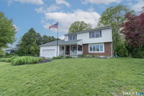 64 Kirk Rd, Hamden, CT 06514