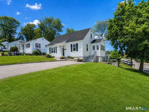 63 Cherry Ln, West Haven, CT 06516