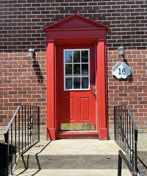 16 Fairview Dr #3, Danbury, CT 06810