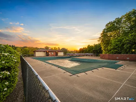 Exterior - 914 High Path Rd #914, Windsor, CT 06095 photo 3 of 3
