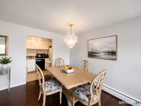 Dining - 914 High Path Rd #914, Windsor, CT 06095 photo 1 of 3