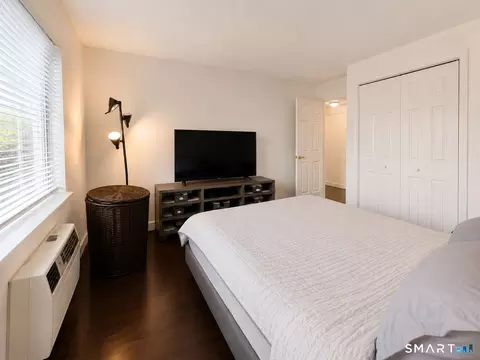 Bedroom - 914 High Path Rd #914, Windsor, CT 06095 photo 6 of 6