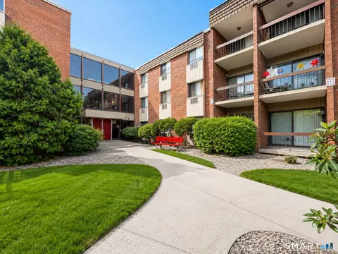 914 High Path Rd #914, Windsor, CT 06095