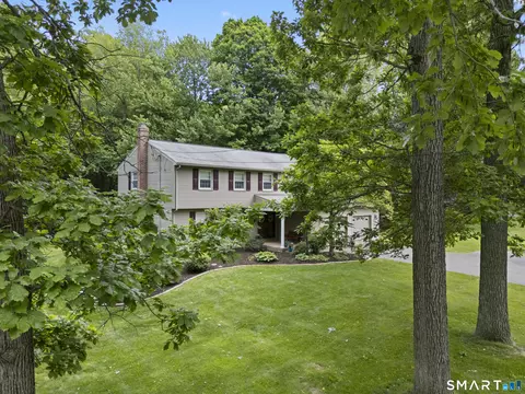 14 Amy Ln, Simsbury, CT 06070