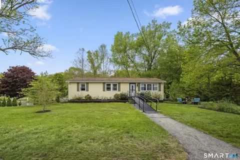 90 Sturtevant St, Norwich, CT 06360