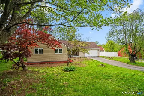 Exterior - 7 Cannon St, Windsor Locks, CT 06096 photo 2 of 6