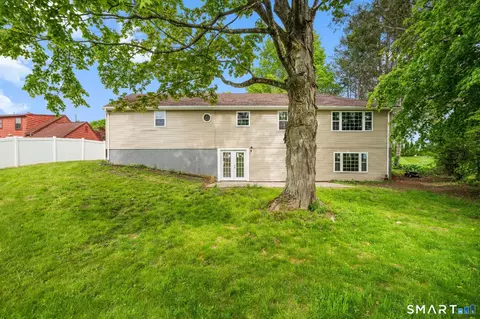 Exterior - 7 Cannon St, Windsor Locks, CT 06096 photo 5 of 6