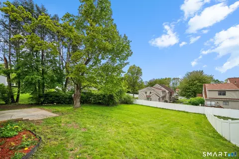 Exterior - 7 Cannon St, Windsor Locks, CT 06096 photo 4 of 6