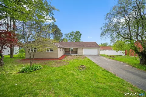 7 Cannon St, Windsor Locks, CT 06096