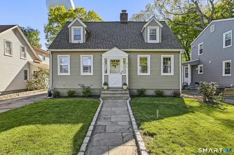 15 Hadik Pkwy, Norwalk, CT 06854