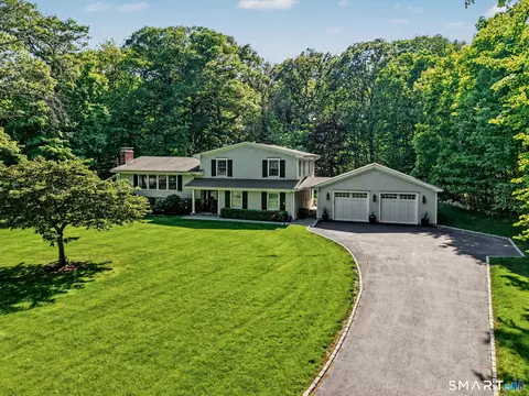 116 Woodbrook Dr, Stamford, CT 06907