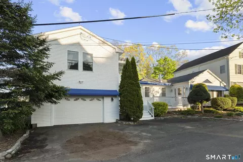 231 Pawson Rd, Branford, CT 06405