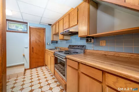 Kitchen - 101 Collier Rd, Wethersfield, CT 06109 photo 2 of 2
