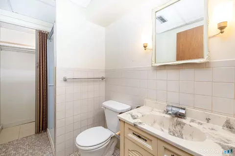 Bath - 101 Collier Rd, Wethersfield, CT 06109 photo 5 of 5