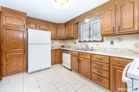 Kitchen - 101 Collier Rd, Wethersfield, CT 06109 photo 1 of 2