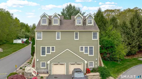 101 Madeline Ave #19, Waterbury, CT 06708