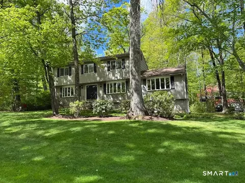 1 Fairfield Ln, Simsbury, CT 06070