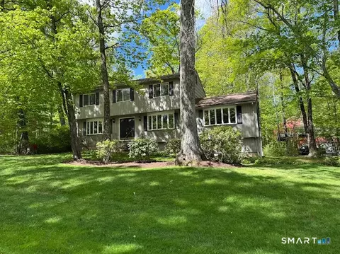 1 Fairfield Ln, Simsbury, CT 06070