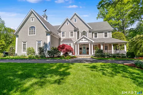 35 Cherry Gate Ln, Trumbull, CT 06611