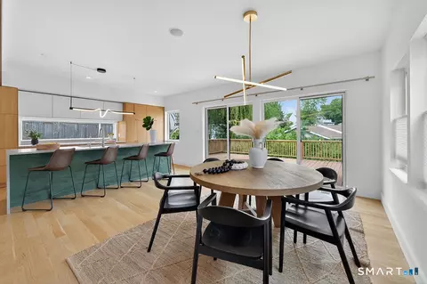 34 Howard Ave, Branford, CT 06405
