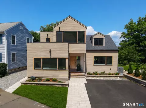 34 Howard Ave, Branford, CT 06405