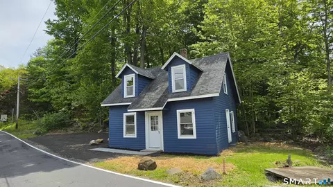 2 Maria Hotchkiss Rd, Prospect, CT 06712