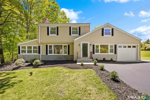 1044 Dunbar Hill Rd, Hamden, CT 06514