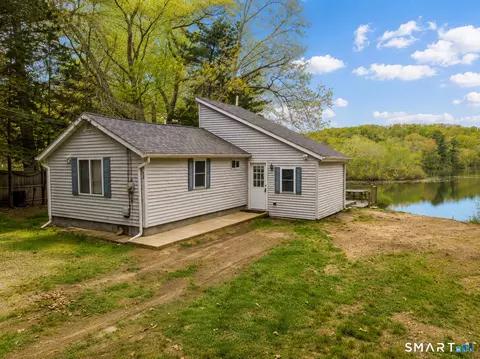 24 Jerome Pkwy, Griswold, CT 06351