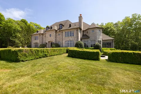 7 Equestrian Ridge Rd, Newtown, CT 06470