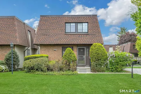 35 Wascussee Ln #66, Stamford, CT 06902