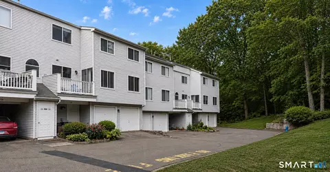 125 Staffordshire Cmn #125, Wallingford, CT 06492