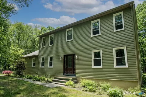 26 Mountain Laurel Ln, Newtown, CT 06482