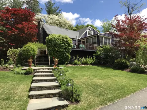 10 Snug Harbor Dr, Danbury, CT 06811