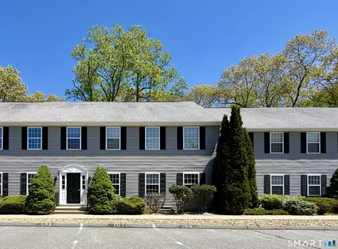 48 Kings Hwy #103, Gales Ferry, CT 06335