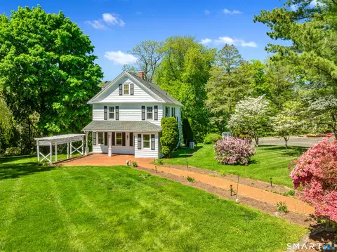 286 Daniels Farm Rd, Trumbull, CT 06611