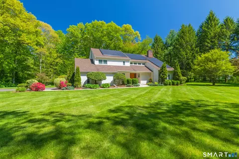 91 Lantern Ridge Rd, New Canaan, CT 06840