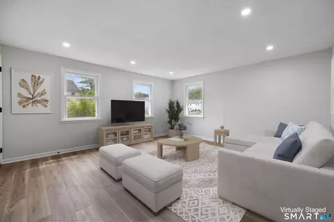 Living - 464 Dowd Ave #464, Canton, CT 06019 photo 4 of 5