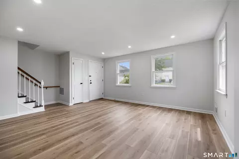 Living - 464 Dowd Ave #464, Canton, CT 06019 photo 3 of 5