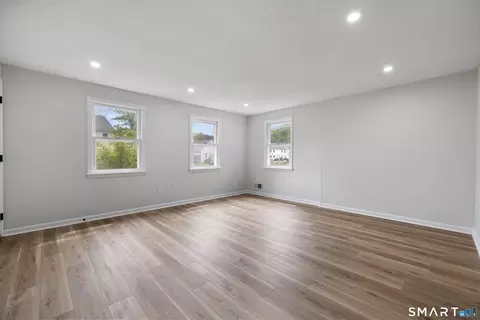 Living - 464 Dowd Ave #464, Canton, CT 06019 photo 5 of 5