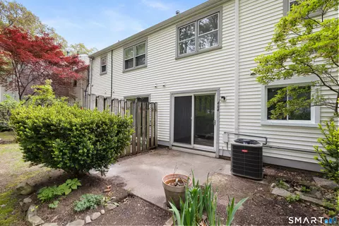 Exterior - 464 Dowd Ave #464, Canton, CT 06019 photo 2 of 2