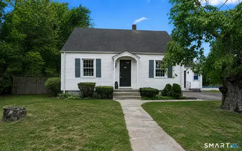 32 Belvedere Rd, North Haven, CT 06473