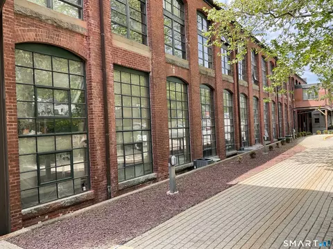 68 Thermos Ave #212B, Norwich, CT 06360