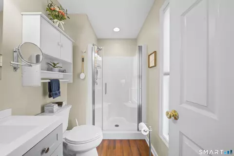 Bath - 7 Heather Ln #7, Suffield, CT 06078 photo 2 of 3