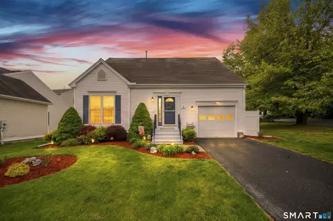 Exterior - 7 Heather Ln #7, Suffield, CT 06078 photo 7 of 7