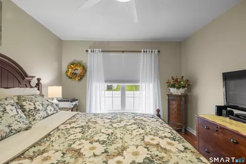 Bedroom - 7 Heather Ln #7, Suffield, CT 06078 photo 5 of 6